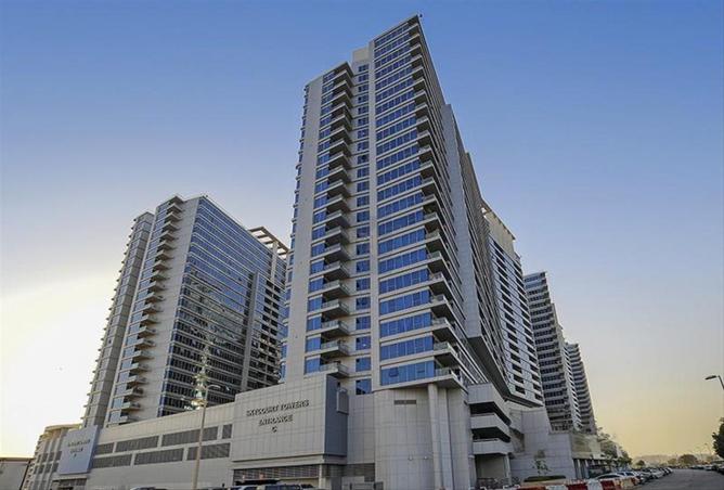 Студия, 40 м², Dubai Land Residence Complex — просторная