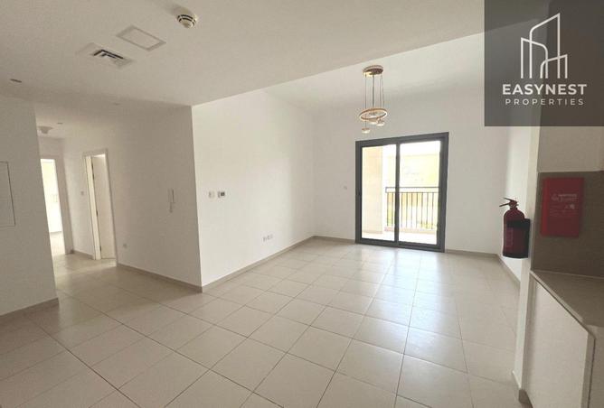 Квартира с 2 спальнями, 91 м², Town Square — просторная, сдана в аренду, балкон