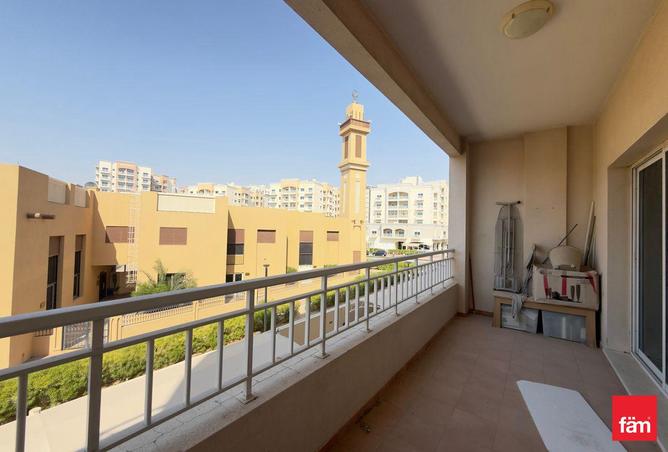 Квартира с 1 спальней, 90 м², Liwan — большой балкон