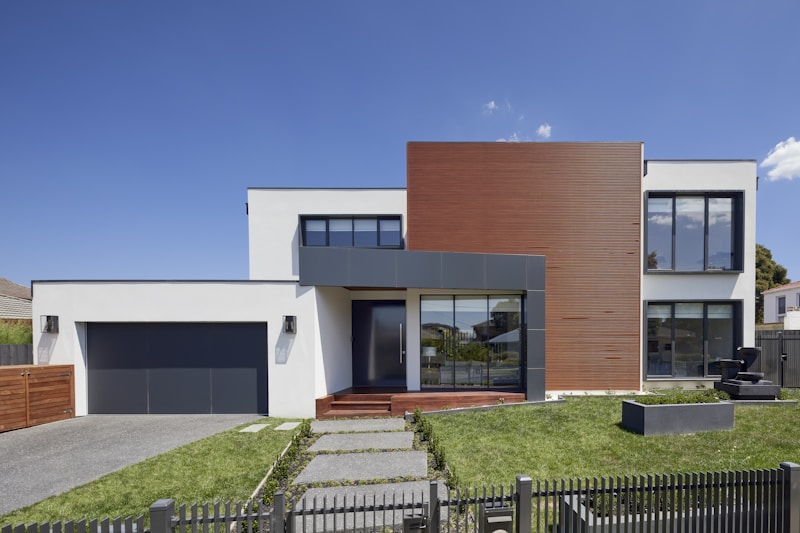 High Floor 1BR Emirates Crown